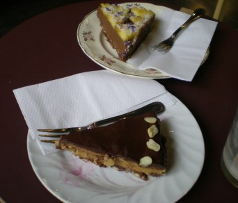 Raw cakes at Full Circle Coffee, Ghent