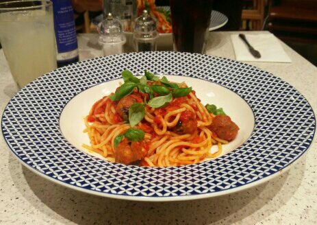 Spaghetti con polpette di pane Carluccio's.jpg