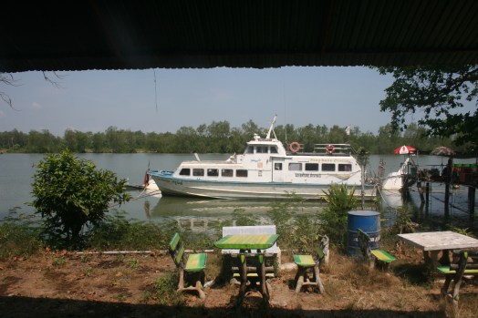 Songserm bus terminal, mysterious location (2)