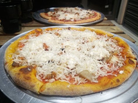 All vegan cheese pizza, Picky Wops, London