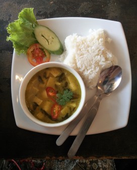Tofu massuman curry, Naifhun, Bangkok.jpg