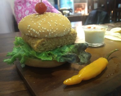 Vegan Tempeh Burger, Mango, Bangkok.jpg