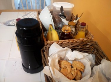 Vegan breakfast and note, Carrigeen Glamping